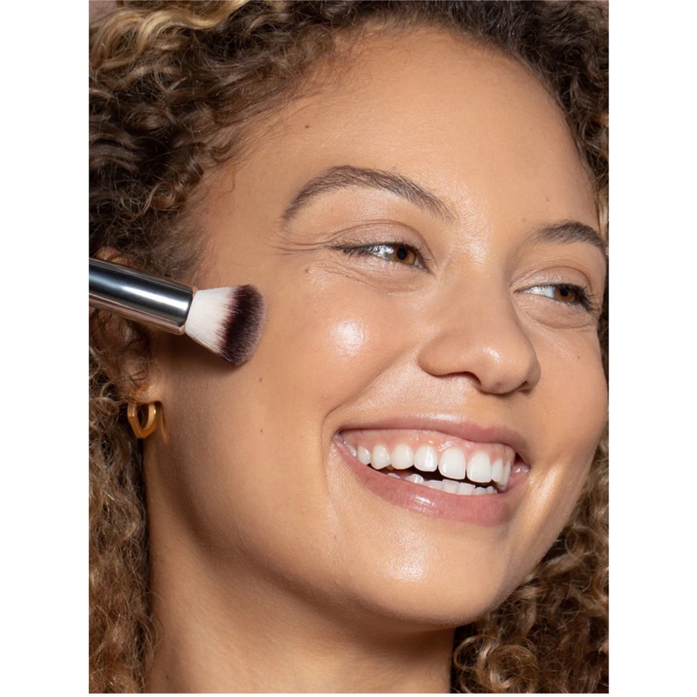 ILIA Beauty Set - Complexion & Finishing Powder Brush